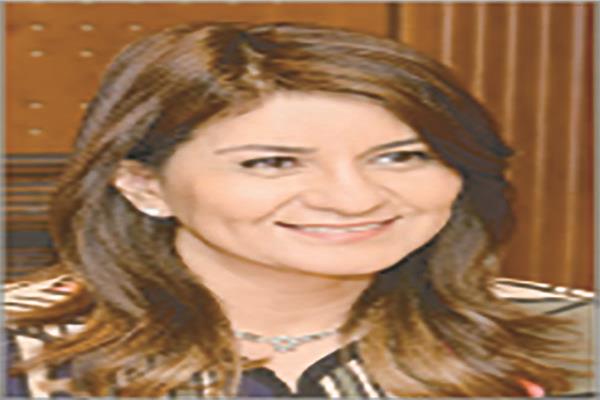 ■ نبيلة مكرم