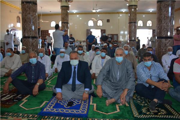 سكرتير عام محافظة الدقهلية يفتتح  مسجد الرحمة بقرية حلمي بدر 