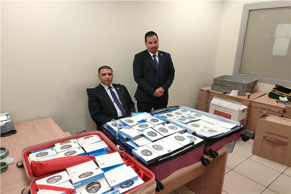  الساعات وقطع الغيار 