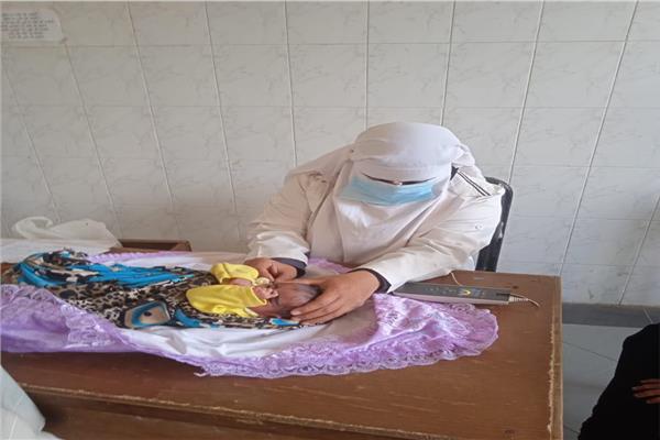 فحص وعلاج 14 ألف طفل حديث الولادة بالمنيا 