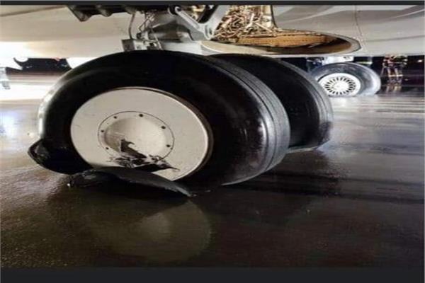 فحص اوراق طائرة مصرية انفجرت اطاراتها اثناء هبوطها    
