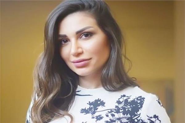 سارة نخلة