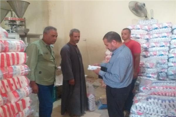 ضبط عدد ٨٠ مخالفه اشغالات وتموين وصحه بمنشأة القناطر