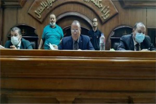 السجن ١٥ عاما لاعلاميين بقناتي الشرق ومكملين لاهانتهما رئيس محكمة بالشرقية 