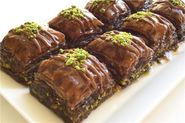 البقلاوة بالشيكولاتة والبندق