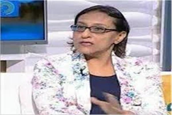  حنان رمسيس الخبيرة بأسواق المال