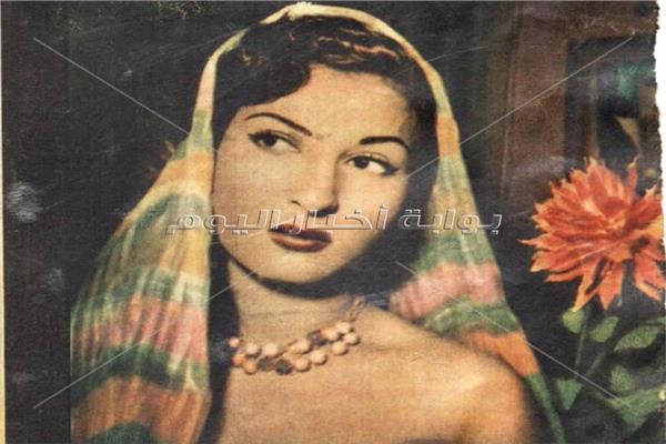 الفنانة الراحلة نعيمة عاكف - أرشيف أخبار اليوم