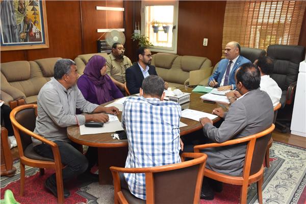 رئيس جامعة الأقصر يترأس الاجتماع الدوري