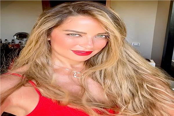  الفنانة ريم مصطفى