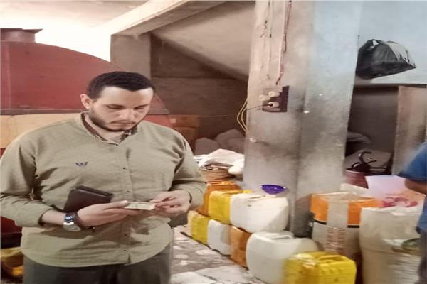 ضبط ٢٠٠٠ لتر زيت طعام و ٣ طن ملح مجهول المصدر بالبحيرة