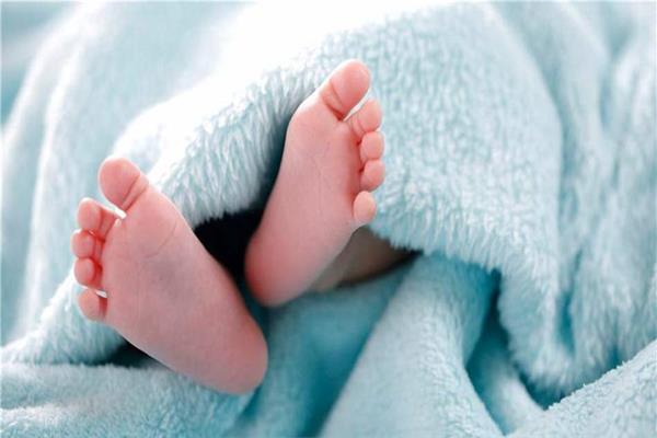 يقتل رضيعة صديقتة لإنهاء صراخها للابد
