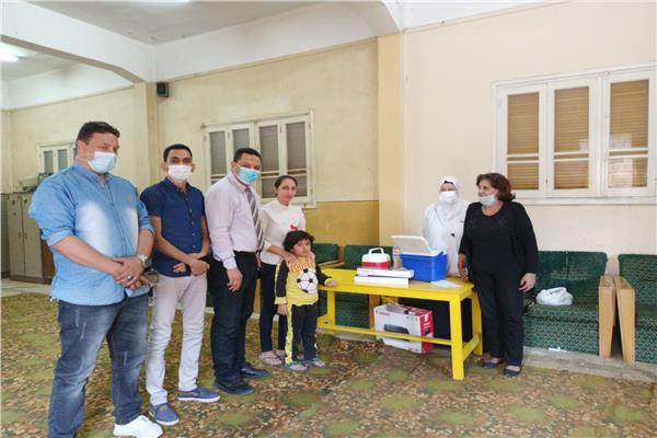   صحة المنوفية   نتابع  الفرق الطبية المتنقلة لتطعيم لقاح فيروس كورونا..صور