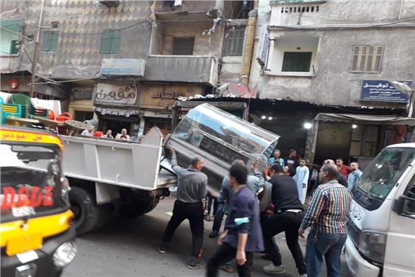 حملات موسعة لتطبيق مواعيد غلق المحلات وإزالة الإشغالات بالإسكندرية  