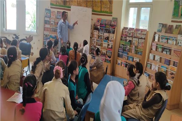 فعاليات ورشة حكي بعنوان "تقبل الآخر في مواجهة التنمر" بمكتبة الشيخ زايد