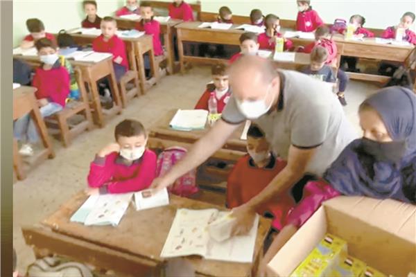 الوجبات المدرسية أثناء توزيعها على طلاب المنوفية 