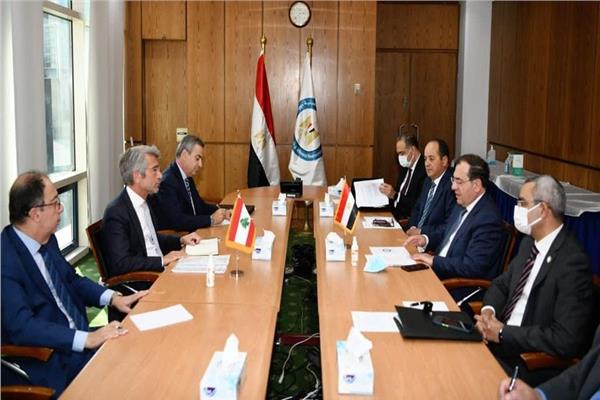 وزير البترول خلال لقائه بوزير الطاقة والمياه اللبناني