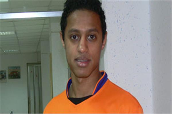 عمرو سماكة لاعب الأهلي السابق