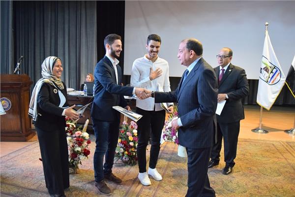 مجلس جامعة بني سويف يكرم  الطلاب الحاصلين على منحة هيروشيما الثانية