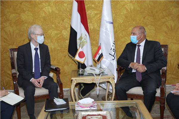 وزير النقل يلتقي السفير الياباني بالقاهرة