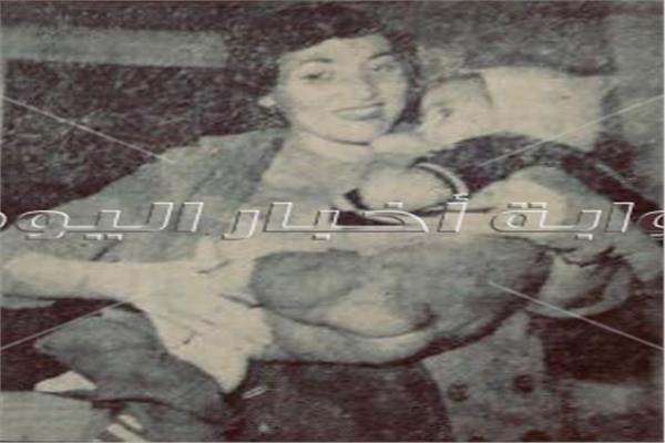 أم ماجدة.. أعجبت بالقرود فرزقت بطفلة نصفها إنسان والآخر قرد   