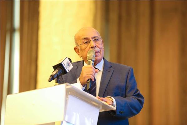 الدكتور مفيد شهاب