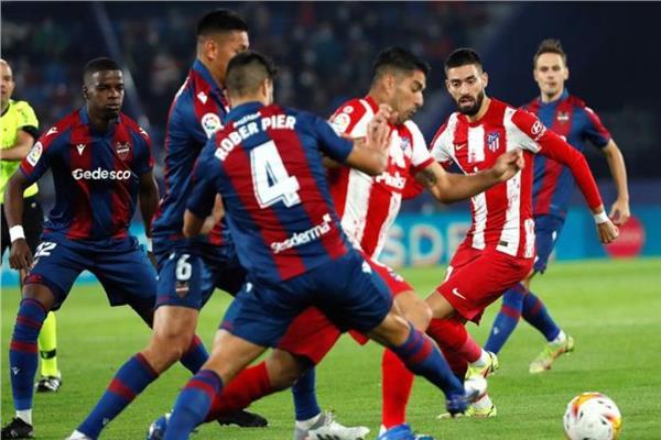 صورة من مباراة أتلتيكو مدريد وليفانتي