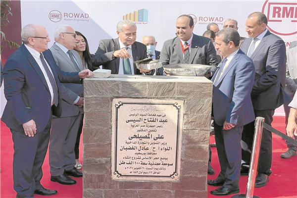 مصيلحى والمشاط يضعان حجر الأساس لصومعة بورسعيد