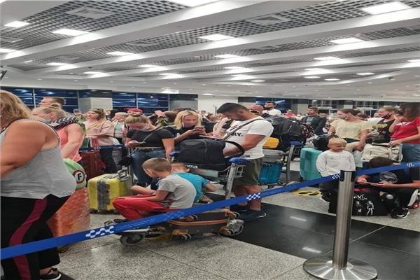 مطار الغردقة ومرسى علم يستقبلان 163 رحلة طيران