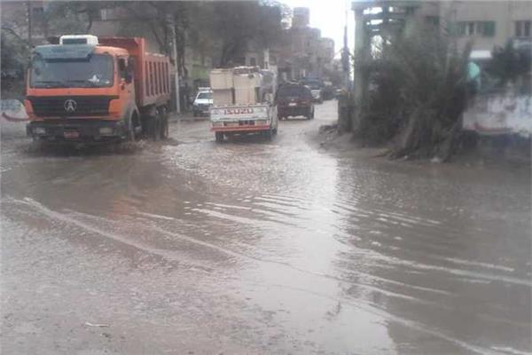 أمطار متقطعة وغيوم بمدن وقرى المنيا 