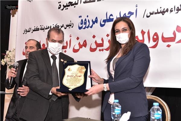  نائب محافظ البحيرة تكرم  أوائل الثانوية العامة