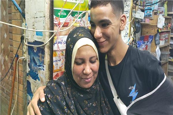 الأم التي أمسكت بالكهرباء لإنقاذ ابنها بالمحلة