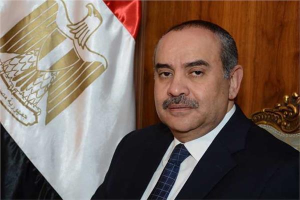 الطيار محمد منار وزير الطيران المدنى