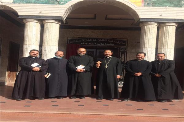 الأنبا باخوم في زيارة تفقدية لكنائس الدلتا