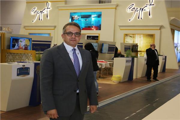 وزير السياحة والآثار د. خالد العناني