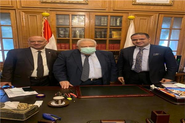 نقيب المحامين