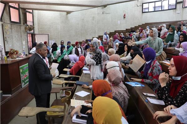نائب رئيس جامعة الأزهر يقوم بجولة