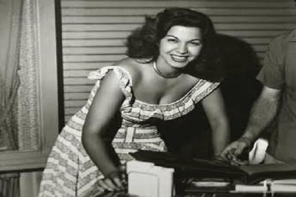 الفنانة سامية جمال