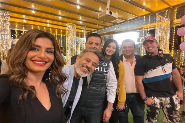 ابطال حدوتة سكر مر من مسلسل ورا كل باب