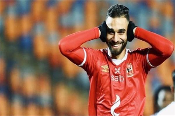 لاعب النادي الأهلي عمرو السولية
