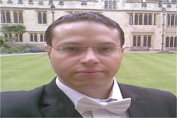  الدكتور أحمد سالمان الباحث بجامعة أكسفورد