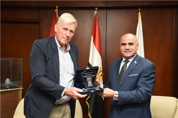 رئيس جامعة الأقصر يستقبل السفير الهولندي