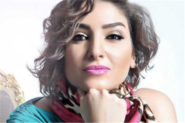الفنانة روجينا