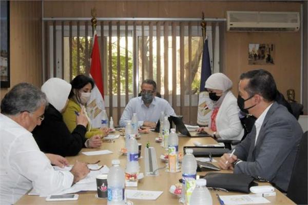  السياحة والآثار يعقد اجتماعا لمتابعة الاستعدادات للموسم السياحي الشتوي 