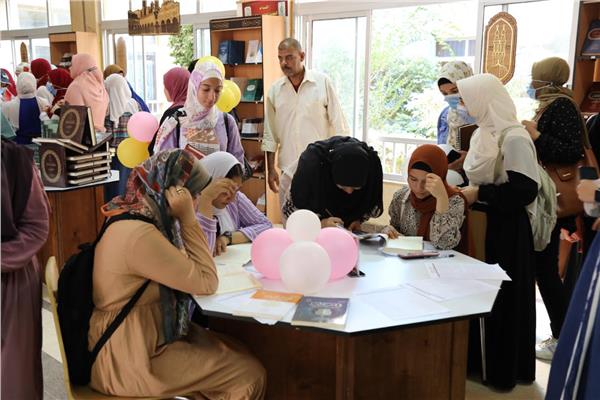 البحوث الإسلامية" يختتم فعاليات معرض الكتاب بكلية الدراسات الإسلامية بالإسكندرية