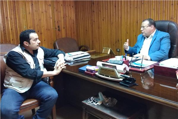 مجدي البدوي نائب رئيس اتحاد عمال مصراثناء لقائه بمحرر بوابةأخبار اليوم