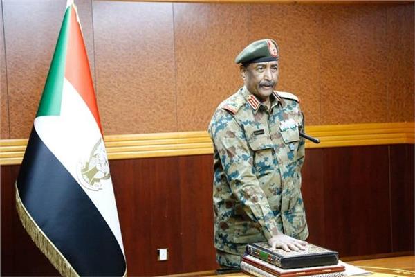 عبدالفتاح البرهان يؤدي اليمين الدستوري رئيسا لمجلس السيادة الإنتقالي