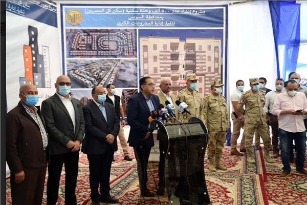 الدكتور مصطفى مدبولى  خلال  جولته في السويس 