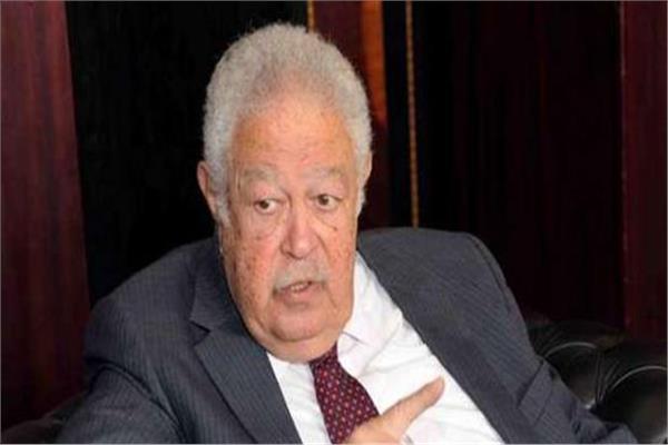 رجائي عطية نقيب المحامين
