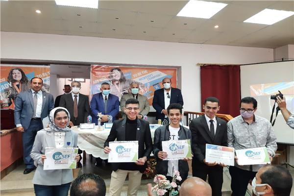 "وكيل تعليم دمياط" يكرم الفائزين بالمسابقات الرسمية على مستوى العالم