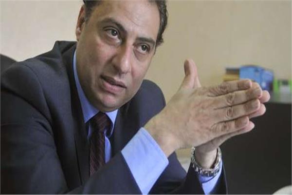 الدكتور محمد كمال، أستاذ العلوم السياسية